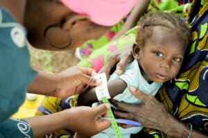 Enfant malien soigné par World Vision France