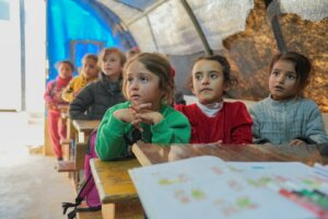 education dans un camp de réfugiés en syrie
