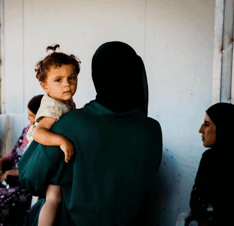 enfant en danger après l'escalade du conflit au moyen orient